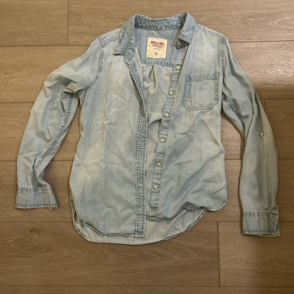 Mossimo Supply Co. Light Blue Chambray Button-Down Shirt Women’s Size (fitted) M